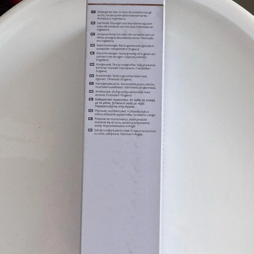 Elemis Clarifying Clay Wash 150mls - Picture 9 of 11